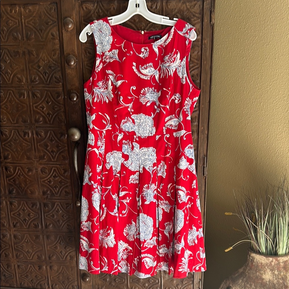 Elegant Red and White Tommy Hilfiger Floral Dress